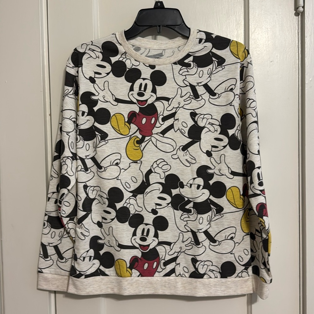 NWOT Disney Mickey Mouse sweatshirt.
